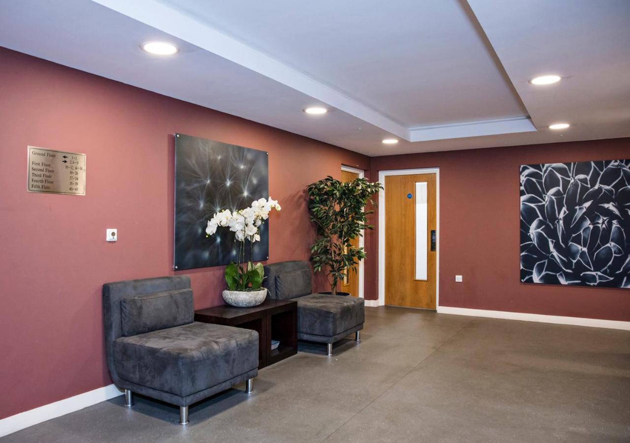 The Cedar Suite Woking Dış mekan fotoğraf