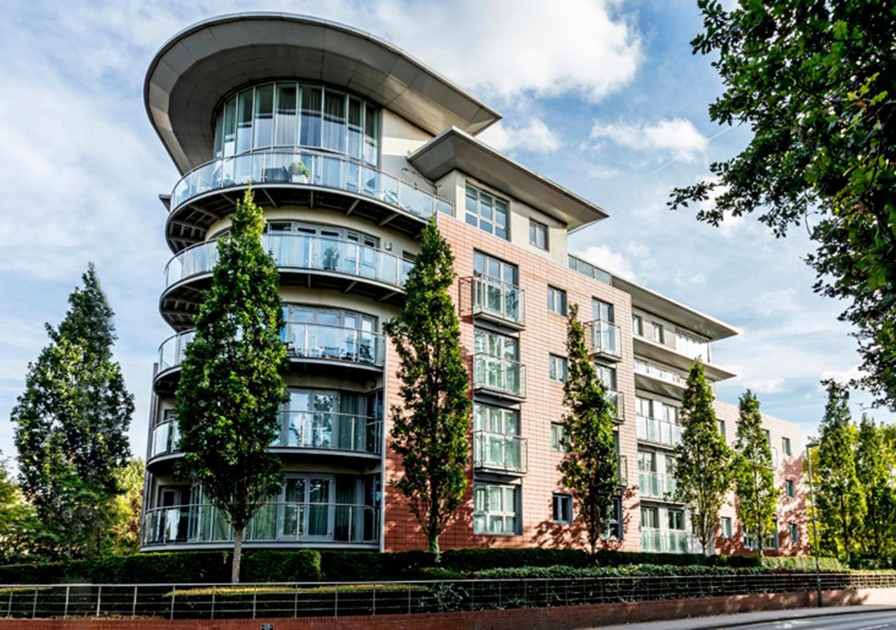 The Cedar Suite Woking Dış mekan fotoğraf